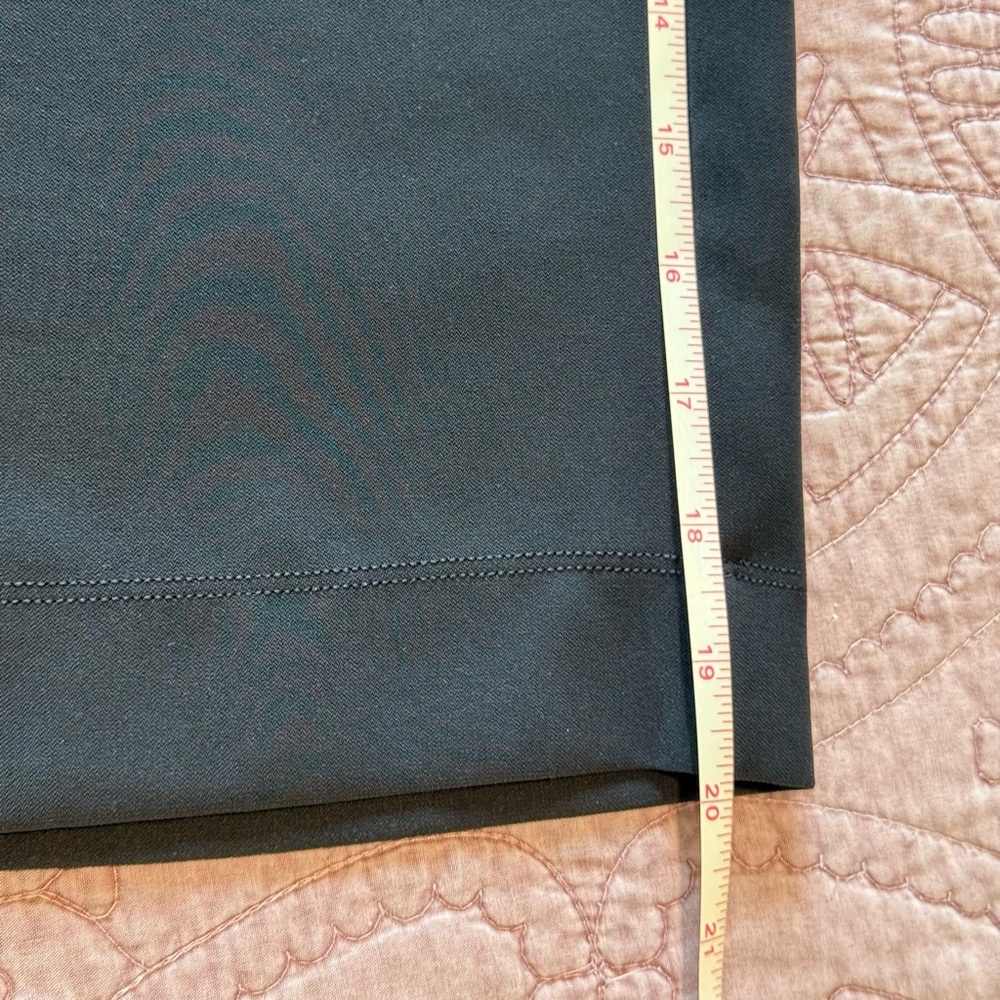 Lululemon Athletica Black Noir Crop Pants - Picture 9 of 13